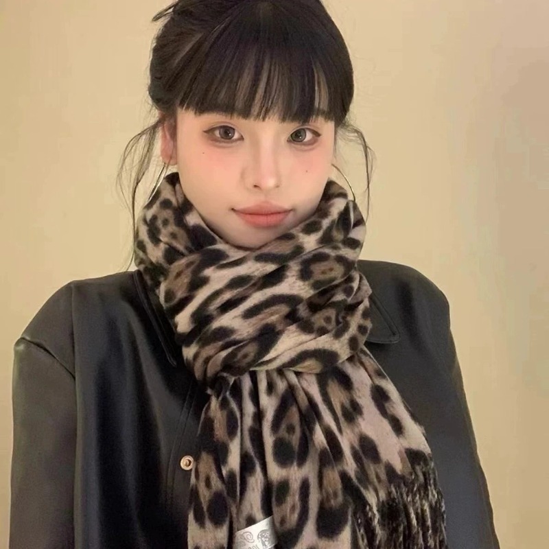2025 New Retro Silk Leopard Pa - đánh giá và giá Mens Fashion Winter 2025